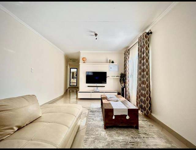 3 BEDROOM HOUSE FOR SALE IN MAGALIESBERG COUNTRY ESTATE